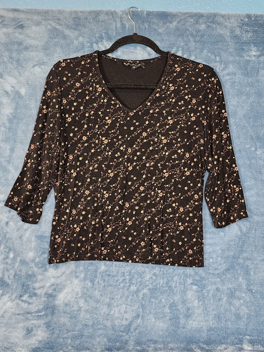 Briggs New York Black Floral V-Neck Long Sleeve Top